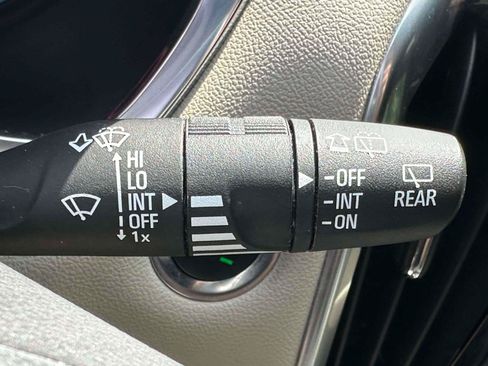 Used 2023 Chevrolet Traverse LS AWD/4WD image 20
