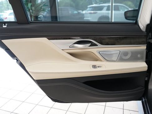 Used 2018 BMW 750i xDrive AWD/4WD image 59