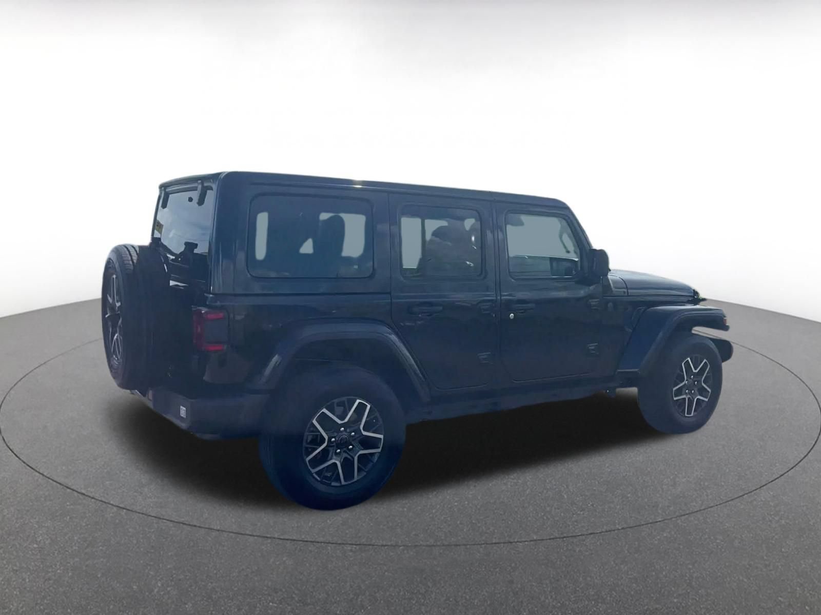 Used 2025 Jeep Wrangler Unlimited Sahara AWD/4WD image 13