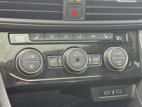 Used 2022 Volkswagen Jetta SE image 19