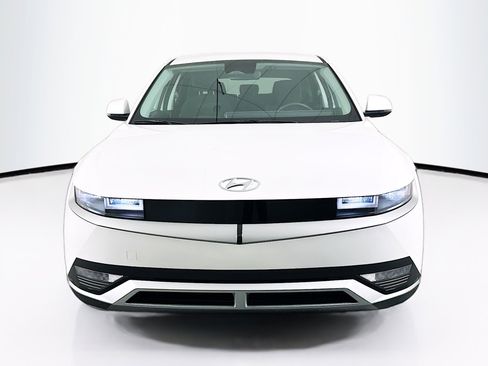 Used 2024 Hyundai Ioniq 5 SE RWD image 2