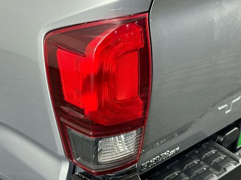 Used 2019 Toyota Tacoma SR image 29