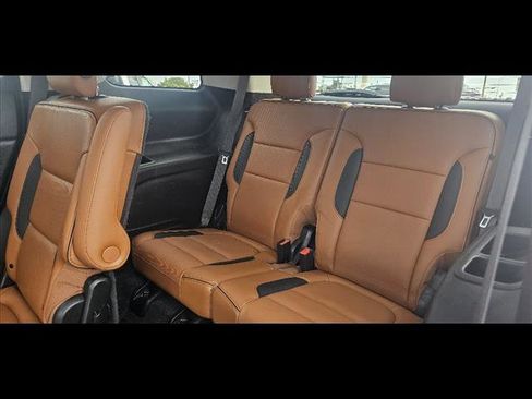 Used 2019 GMC Acadia SLT image 13