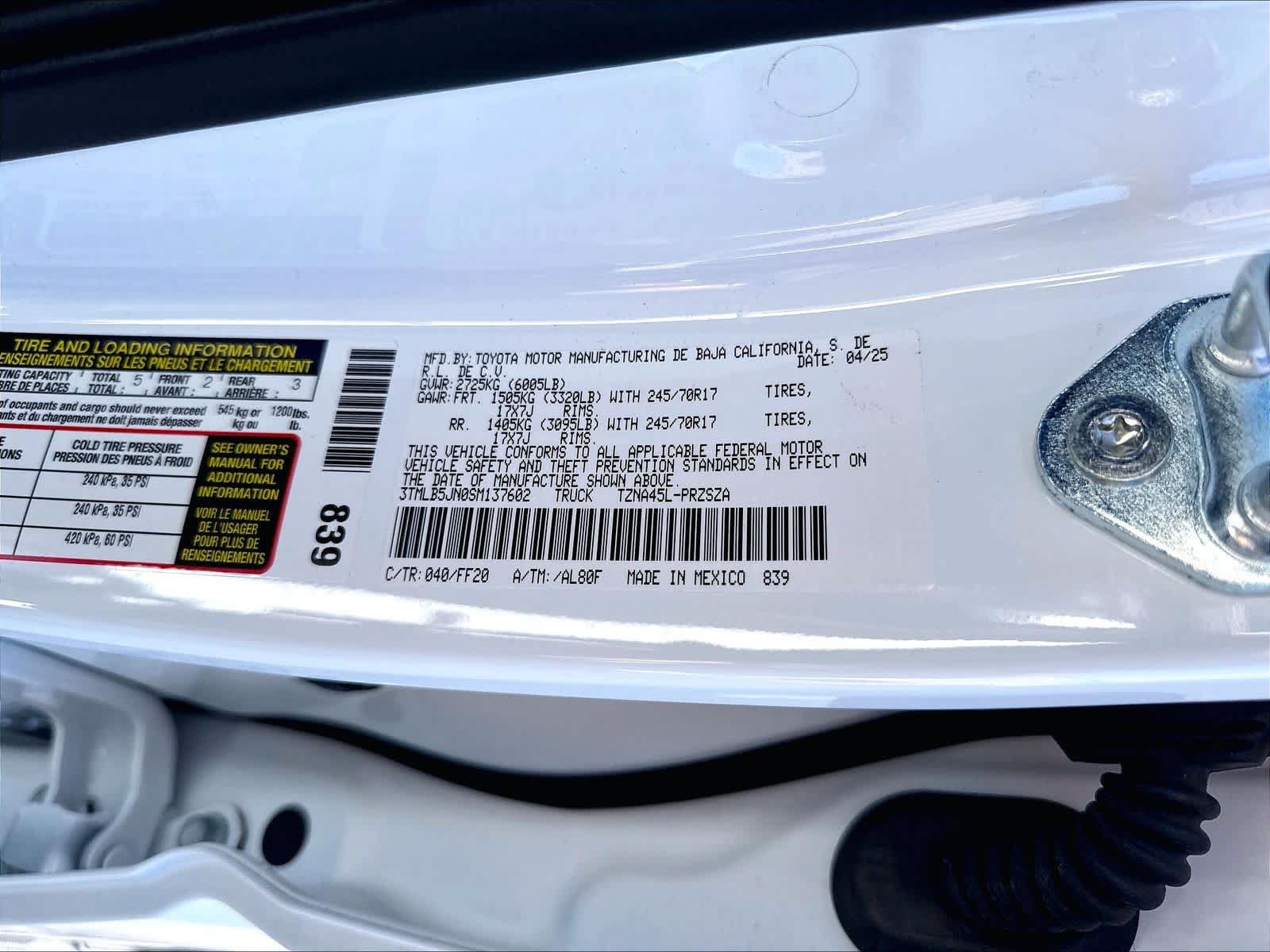 Used 2025 Toyota Tacoma SR5 AWD/4WD image 34