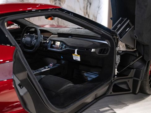 Used 2018 Ford GT image 39