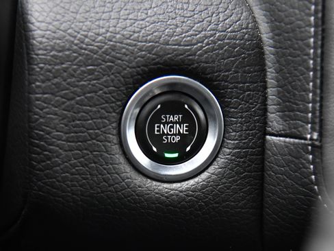 Used 2023 GMC Yukon XL Denali image 33