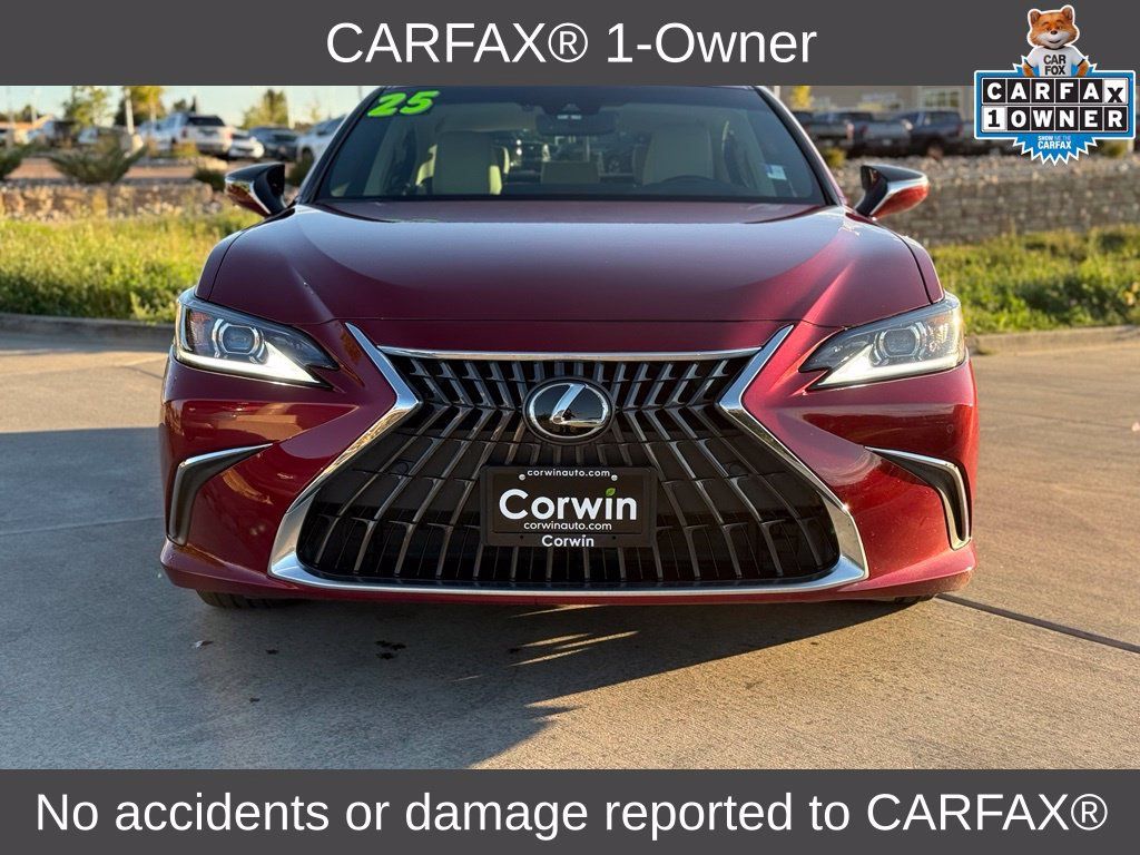 Used 2025 Lexus ES 300h w/ Premium Package FWD image 2