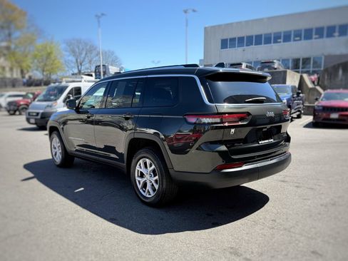 Used 2022 Jeep Grand Cherokee L Limited AWD/4WD image 12