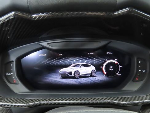Used 2025 Lamborghini Urus SE image 32