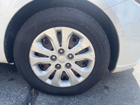 Used 2013 Kia Forte EX FWD image 31