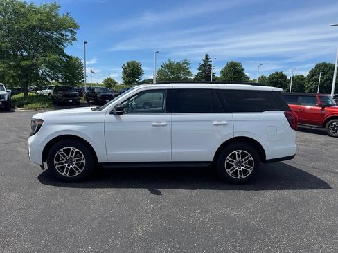 Certified 2025 Ford Expedition Active AWD/4WD image 4
