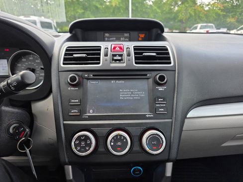 Used 2018 Subaru Forester 2.5i AWD/4WD image 10