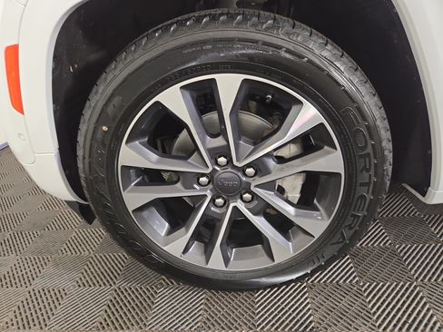 Used 2023 Jeep Grand Cherokee Overland AWD/4WD image 35
