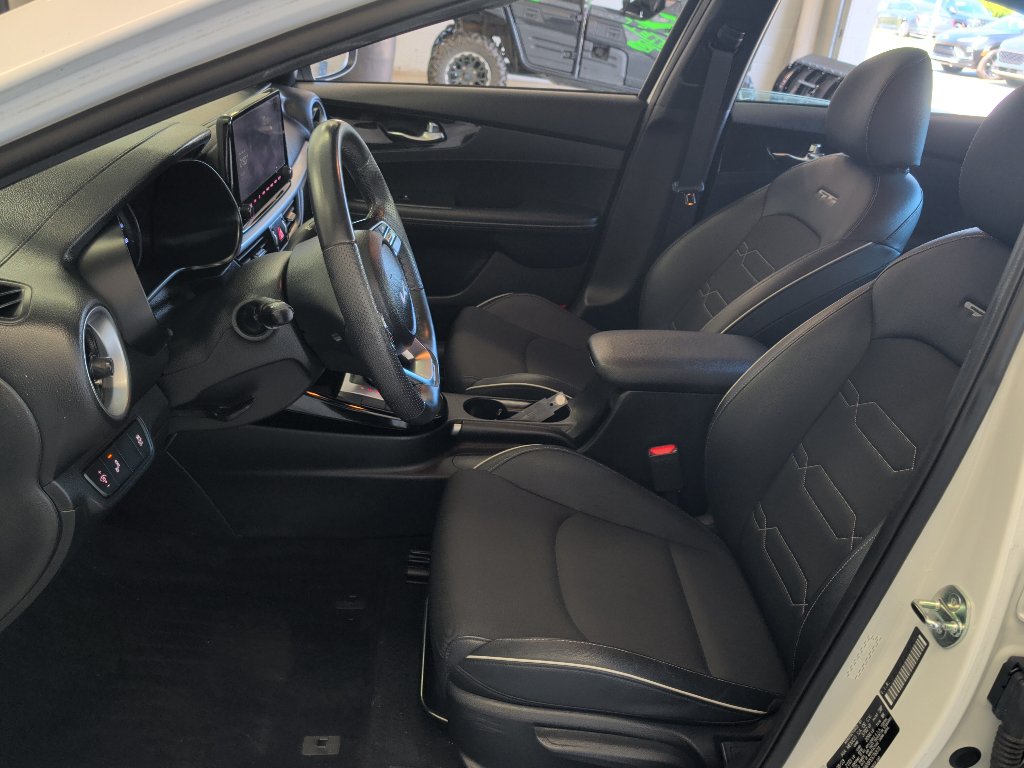 Certified 2023 Kia Forte GT-Line FWD image 17