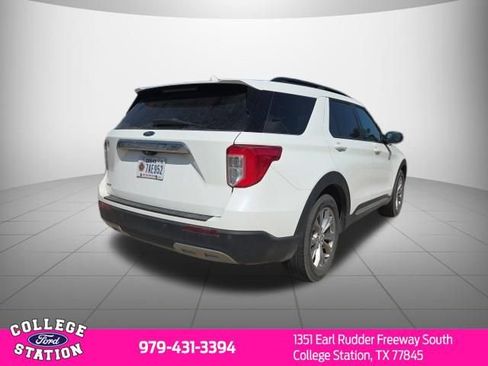 Used 2024 Ford Explorer XLT w/ Equipment Group 202A RWD image 4