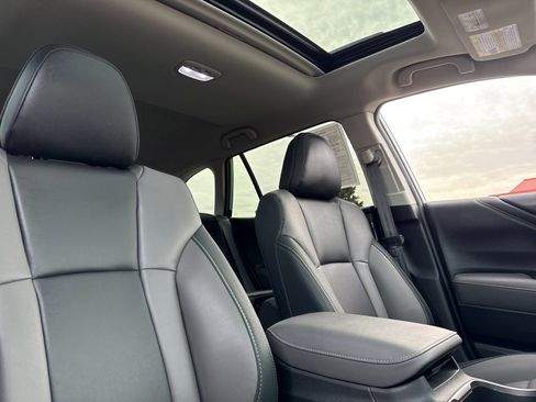 Used 2025 Subaru Outback Onyx Edition image 19