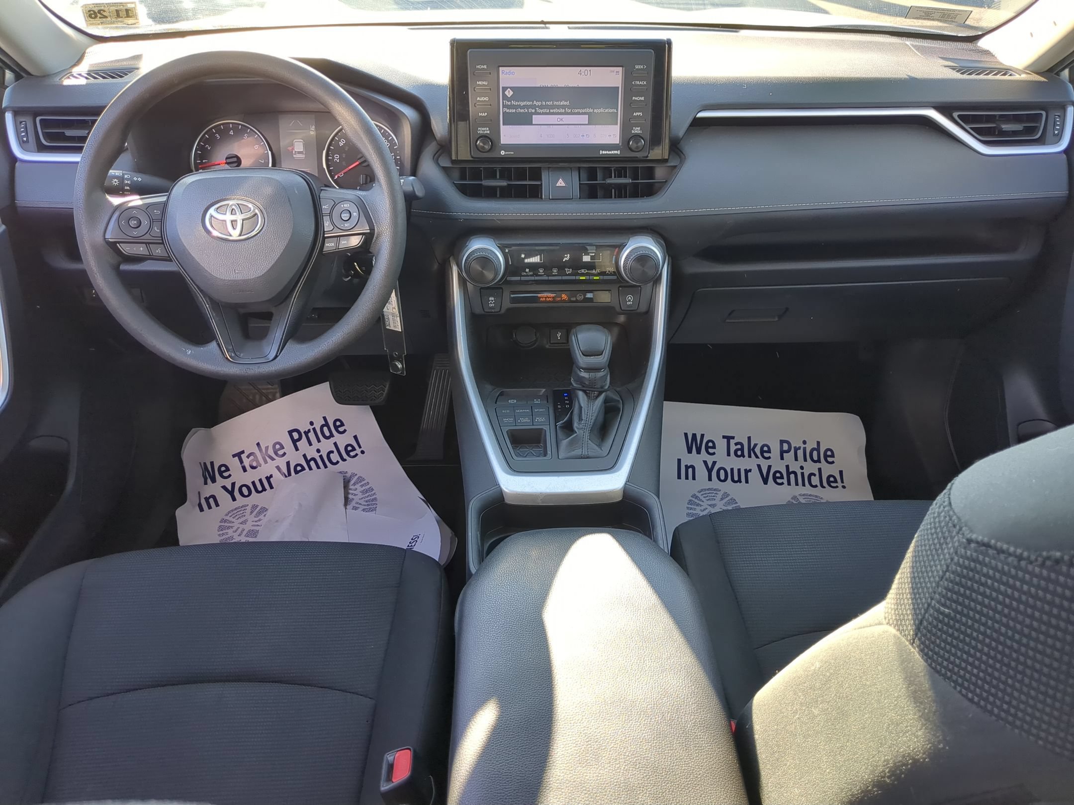 Used 2021 Toyota RAV4 LE AWD/4WD image 18