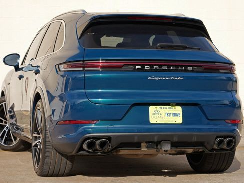 Used 2024 Porsche Cayenne Turbo AWD/4WD image 6