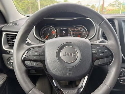 Used 2020 Jeep Cherokee Latitude Plus FWD image 11