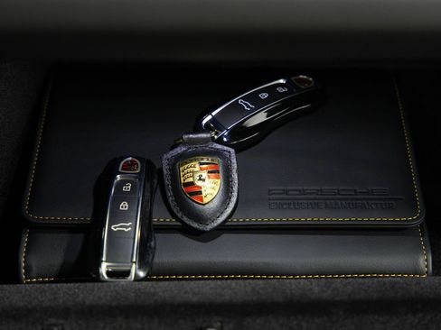 Used 2024 Porsche Cayenne Turbo GT AWD/4WD image 88