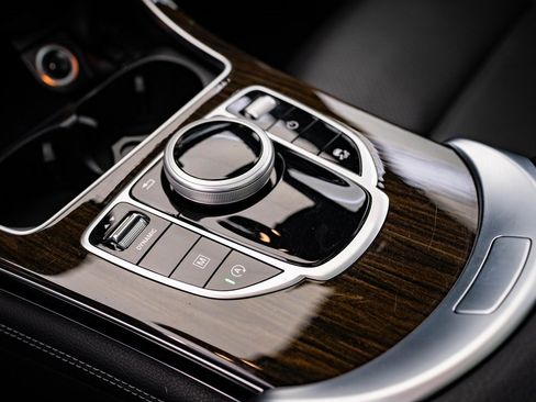 Used 2017 Mercedes-Benz GLC 300 4MATIC image 33