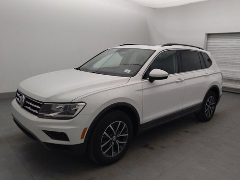 Used 2020 Volkswagen Tiguan SE image 2