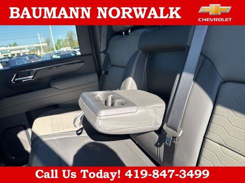 Used 2025 Chevrolet Silverado 2500 ZR2 w/ Technology Package AWD/4WD image 36