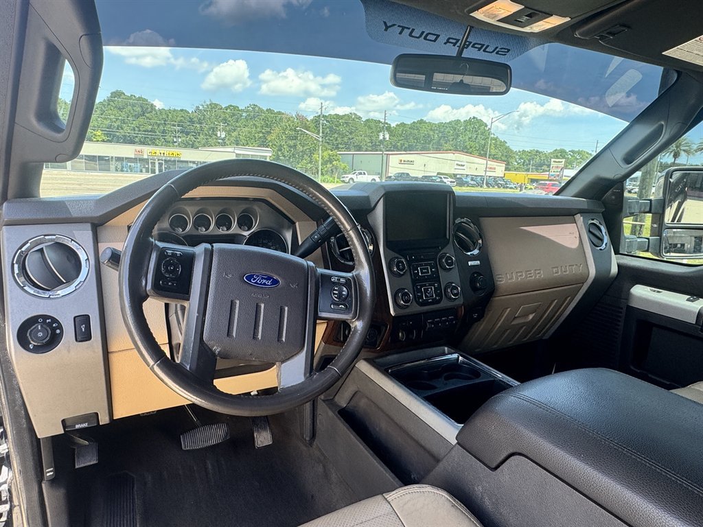 Used 2015 Ford F250 Lariat w/ Lariat Interior Package AWD/4WD image 9