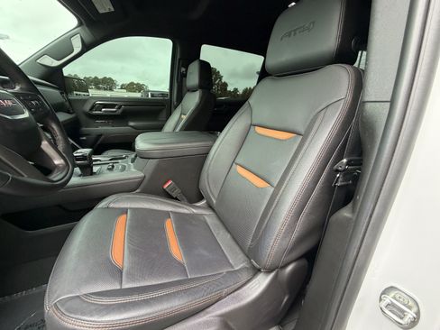 Used 2024 GMC Sierra 1500 AT4 w/ AT4 Premium Package AWD/4WD image 8