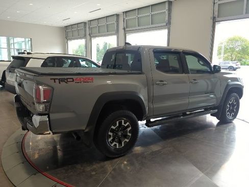 Used 2020 Toyota Tacoma TRD Off-Road AWD/4WD image 6