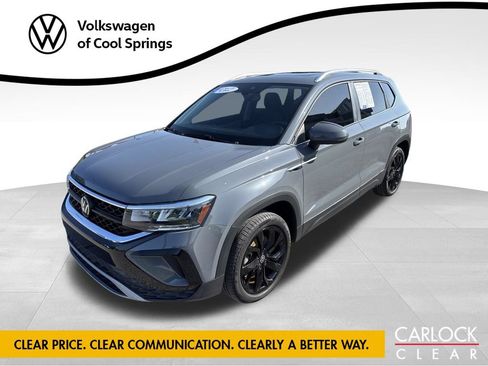 Used 2023 Volkswagen Taos SE w/ Panoramic Sunroof Package FWD image 1