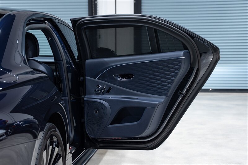 Used 2022 Bentley Flying Spur W12 AWD/4WD image 30