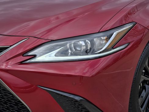 Used 2024 Lexus ES 350 w/ Premium Package image 12