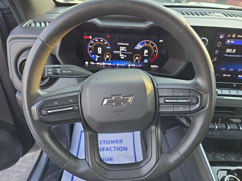 Used 2025 Chevrolet Colorado Trail Boss image 21