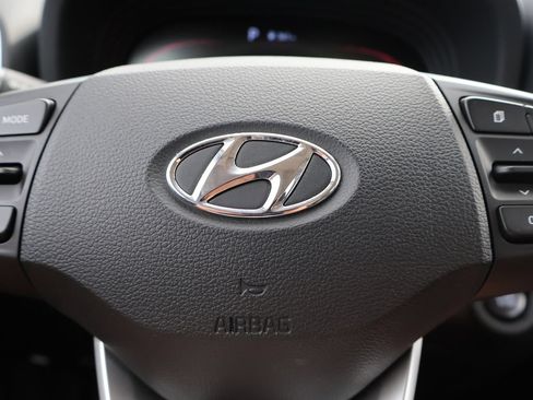 Used 2025 Hyundai Venue SEL FWD image 26
