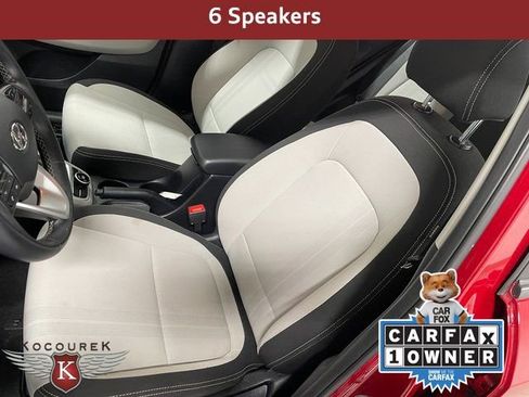 Used 2022 Hyundai Venue SEL image 13