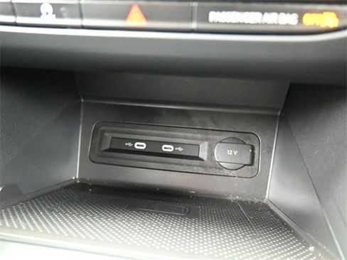 Used 2021 Volkswagen Atlas SE image 29