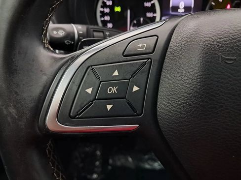 Used 2018 INFINITI QX30 AWD image 11