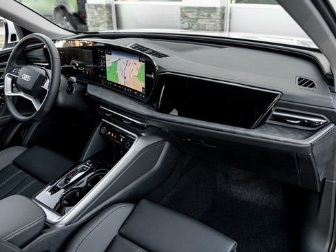 New 2025 Audi Q5 Premium Plus image 28