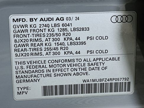 Used 2024 Audi Q4 e-tron Prestige AWD/4WD image 24