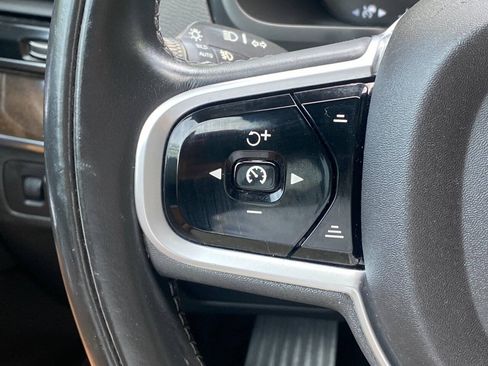 Used 2018 Volvo XC90 T6 Momentum w/ Convenience Package AWD/4WD image 24