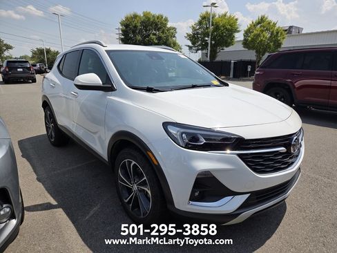 Used 2020 Buick Encore GX Essence FWD image 2
