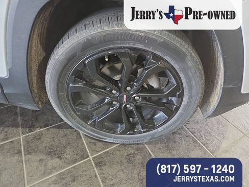 Used 2022 GMC Terrain SLT w/ Elevation Edition FWD image 4