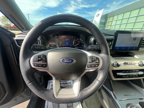Used 2023 Ford Explorer XLT w/ Equipment Group 202A AWD/4WD image 26