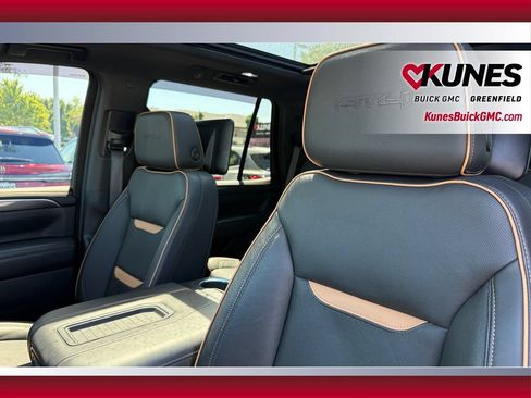 Used 2023 GMC Yukon AT4 w/ Technology Package AWD/4WD image 34