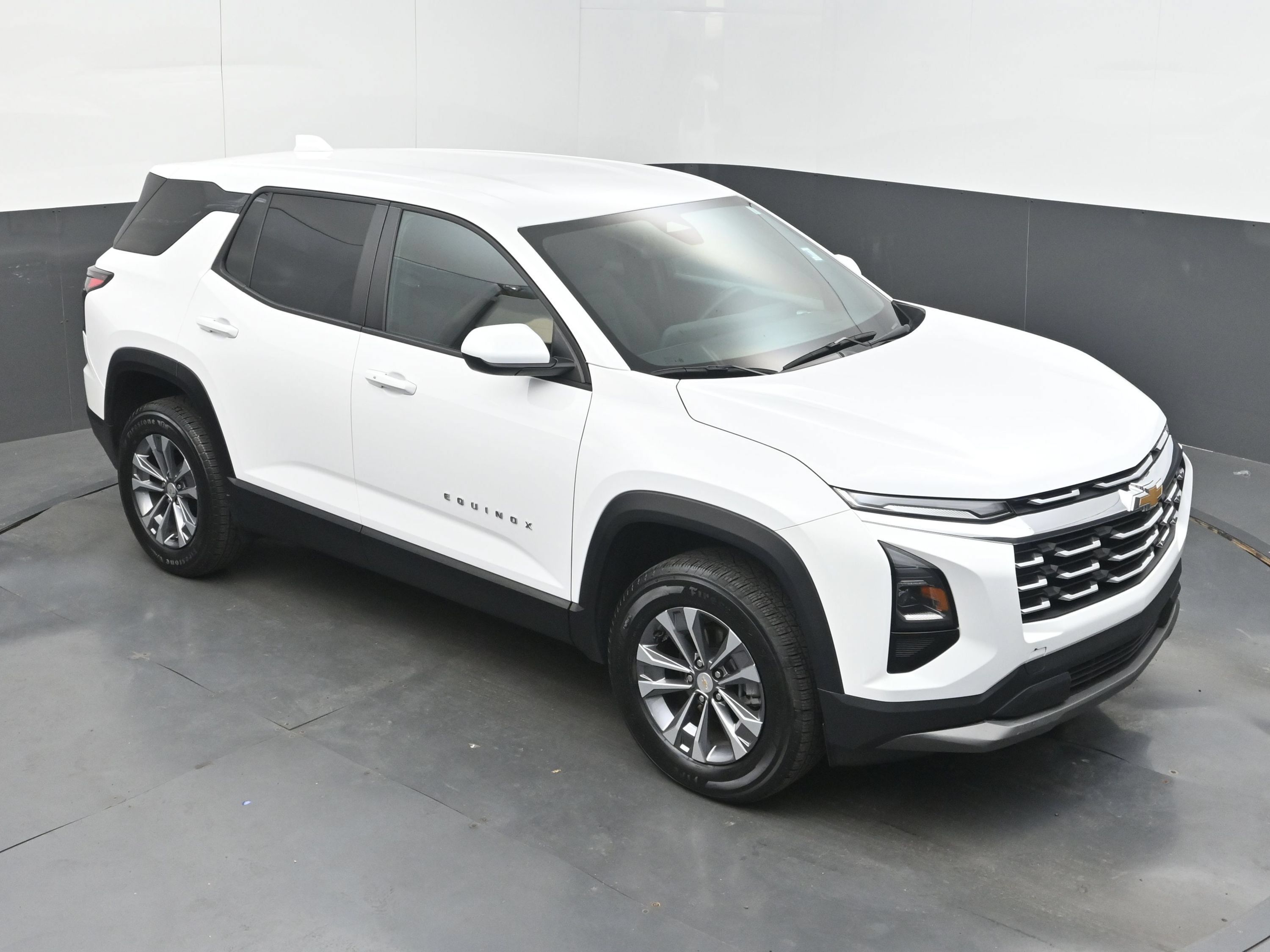 Used 2026 Chevrolet Equinox LT FWD image 33