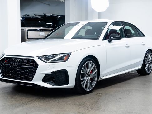 Used 2022 Audi S4 Prestige w/ Prestige Package image 3
