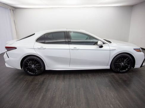 Used 2021 Toyota Camry XSE image 6