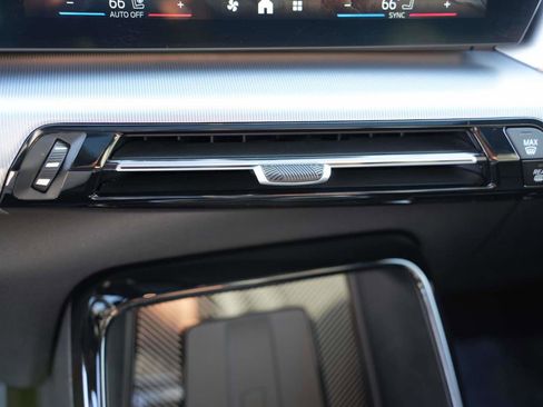 Used 2024 BMW X1 xDrive28i w/ Premium Package image 20