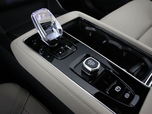 New 2026 Volvo XC90 B6 Plus w/ Protection Package image 7